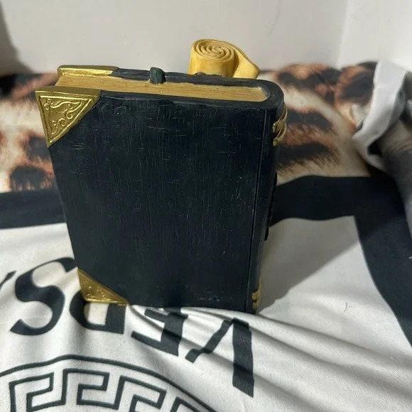 Décor - Picture 3 of 3